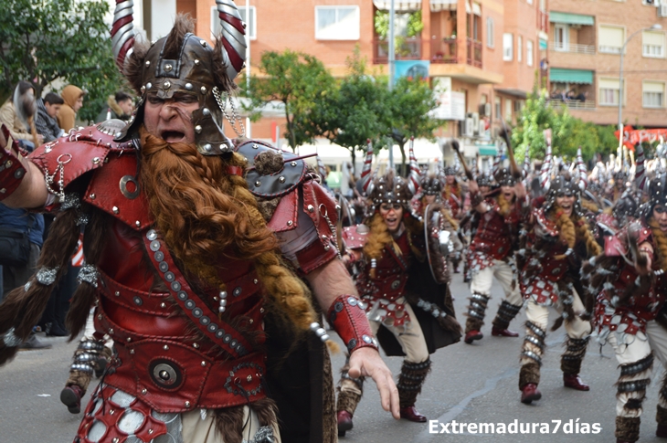 Seis horas de ritmos, color y baile en 45 imágenes