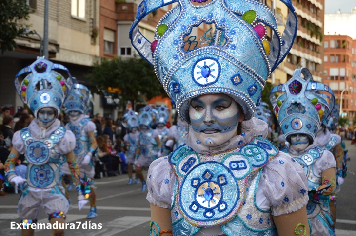 Seis horas de ritmos, color y baile en 45 imágenes