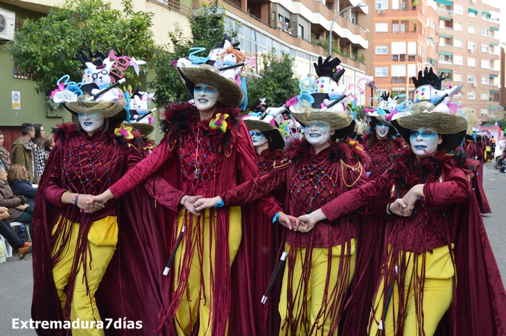 Seis horas de ritmos, color y baile en 45 imágenes