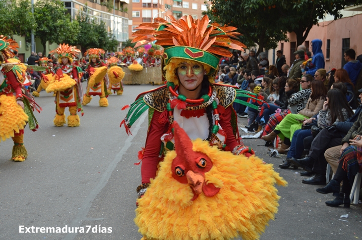 Seis horas de ritmos, color y baile en 45 imágenes