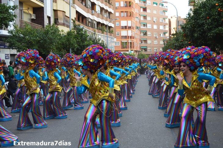 Seis horas de ritmos, color y baile en 45 imágenes