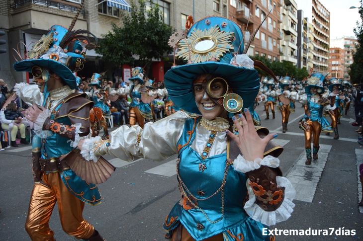 Seis horas de ritmos, color y baile en 45 imágenes