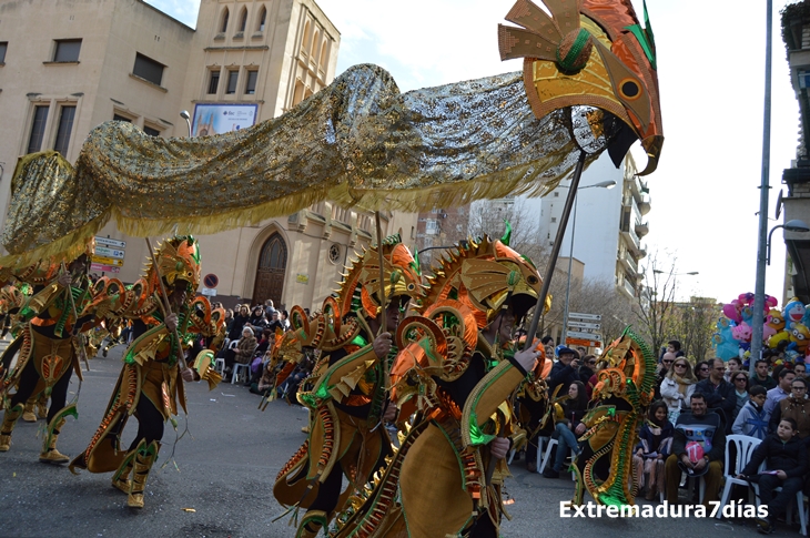 Seis horas de ritmos, color y baile en 45 imágenes