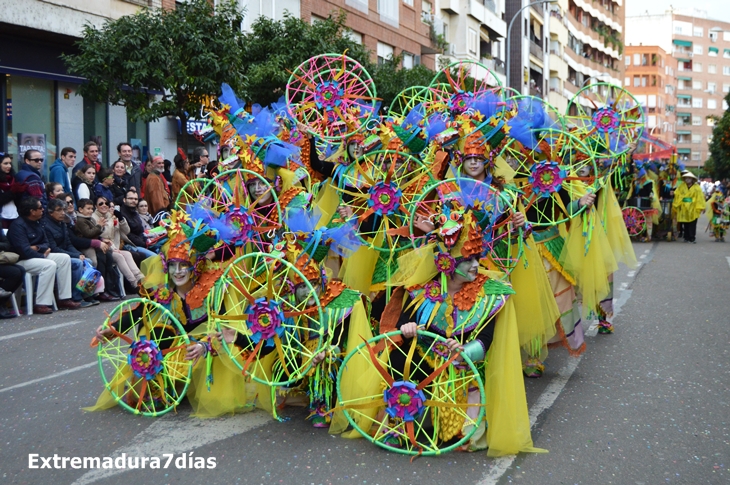 Seis horas de ritmos, color y baile en 45 imágenes