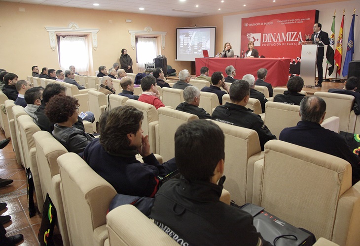 Jornada de trabajo del presidente de la Diputación de Badajoz en Campanario