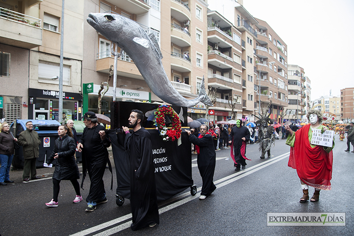Vídeo del desfile del Entierro de la Sardina en San Roque (Badajoz)