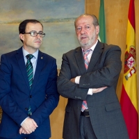 Gallardo se interesa por el modelo sevillano de anticipos extraordinarios