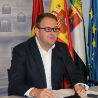 Osuna exigirá al Ministerio la intervención de la UME para retirar el camalote