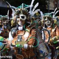 Seis horas de ritmos, color y baile en 45 imágenes