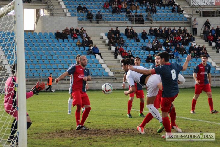 Reportaje de la victoria 5-0 del CD. Badajoz sobre el Valdivia