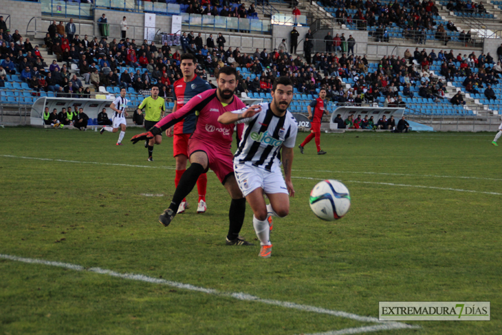 Reportaje de la victoria 5-0 del CD. Badajoz sobre el Valdivia