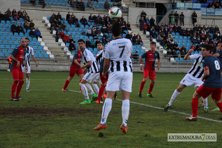 Reportaje de la victoria 5-0 del CD. Badajoz sobre el Valdivia