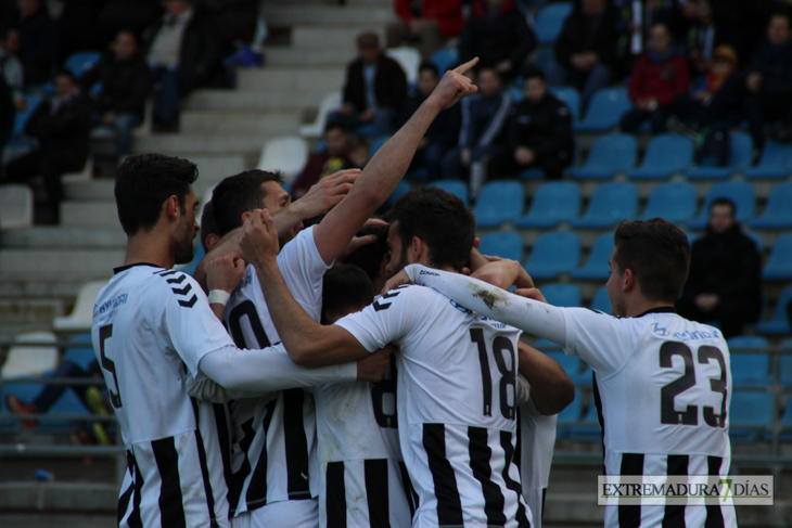 Reportaje de la victoria 5-0 del CD. Badajoz sobre el Valdivia