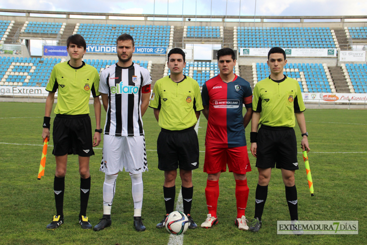 Reportaje de la victoria 5-0 del CD. Badajoz sobre el Valdivia