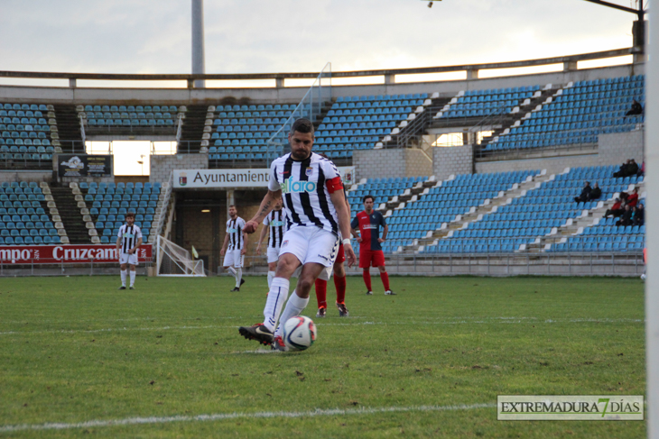 Reportaje de la victoria 5-0 del CD. Badajoz sobre el Valdivia