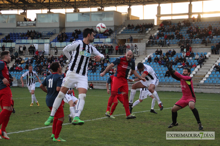Reportaje de la victoria 5-0 del CD. Badajoz sobre el Valdivia