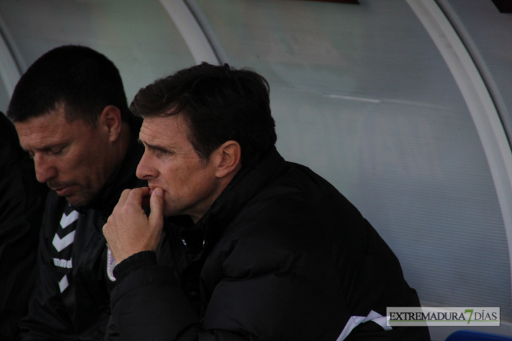 Reportaje de la victoria 5-0 del CD. Badajoz sobre el Valdivia