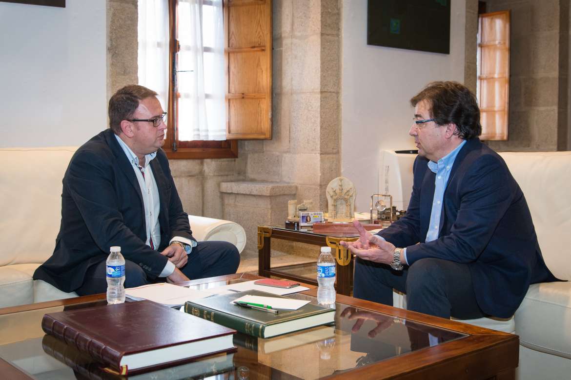 Vara y Osuna se reúnen para hablar de inversiones prioritarias para Mérida