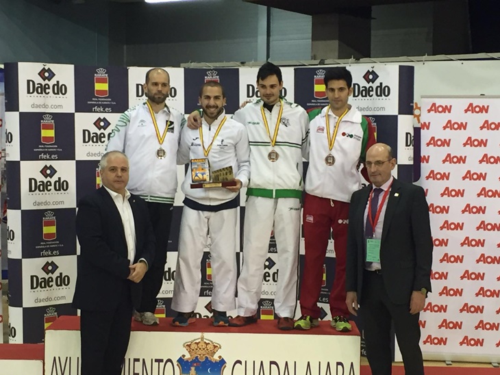 Dos hermanos extremeños triunfan en el Nacional de Karate