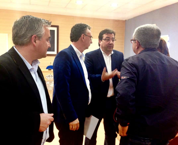 Vara firma la cesión de la Cámara Agraria al ayuntamiento de Don Benito