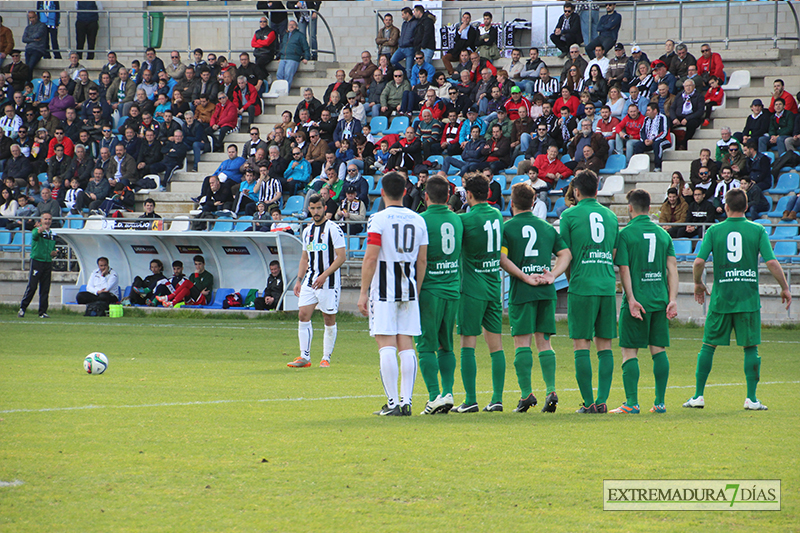 Imágenes del 6-0 del CD. Badajoz al Fuente de Cantos
