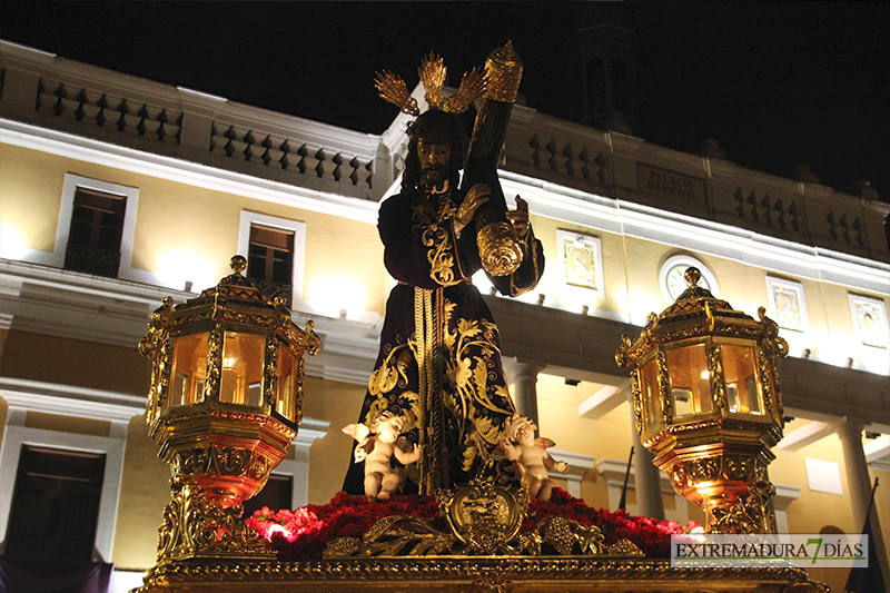 Las Descalzas y San Fernando lucen sus pasos en el Martes Santo