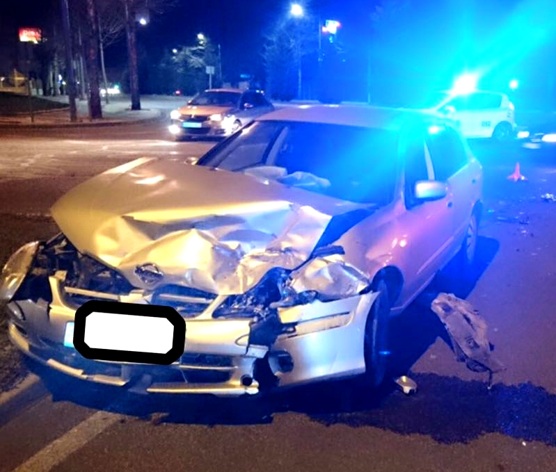 Una joven resulta herida en un accidente de tráfico en Badajoz