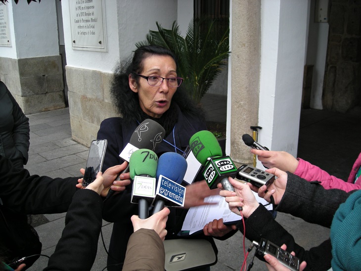 Mérida Solidaria exige a Osuna que luche contra los cortes de agua y luz
