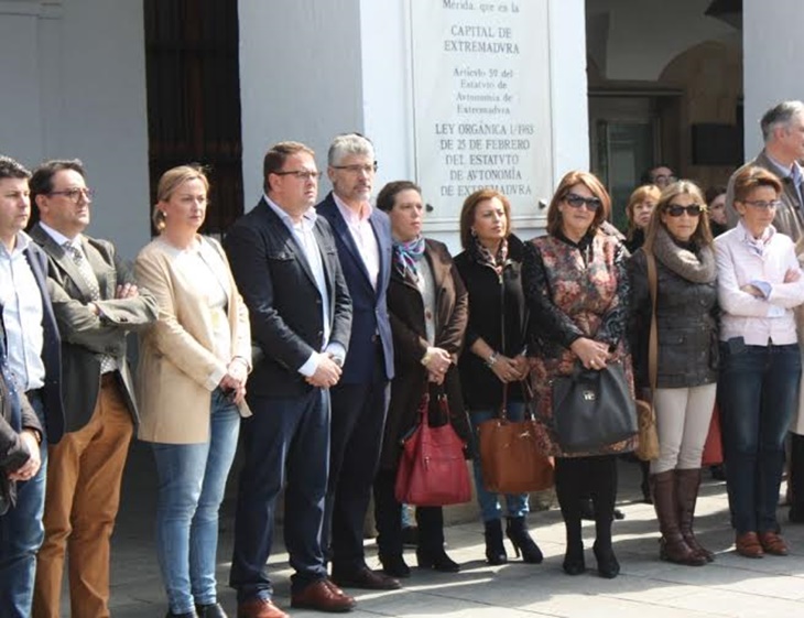 Nuevo minuto de silencio por las víctimas del atentado en Bruselas