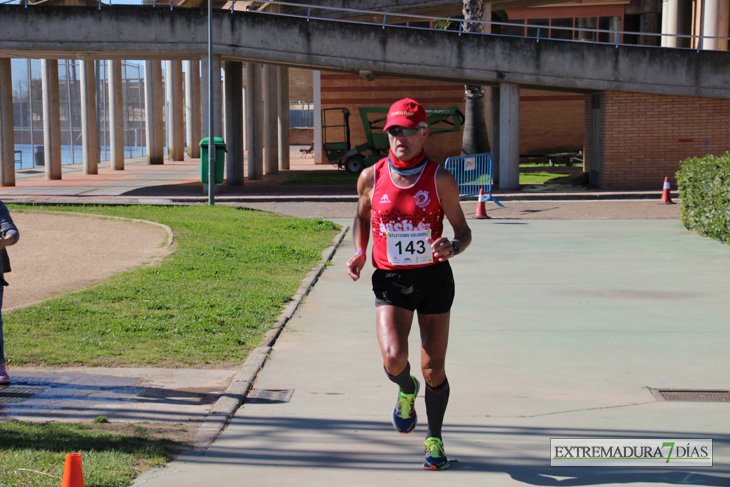 Búscate en la imágenes de la Carrera de la Mujer de Badajoz