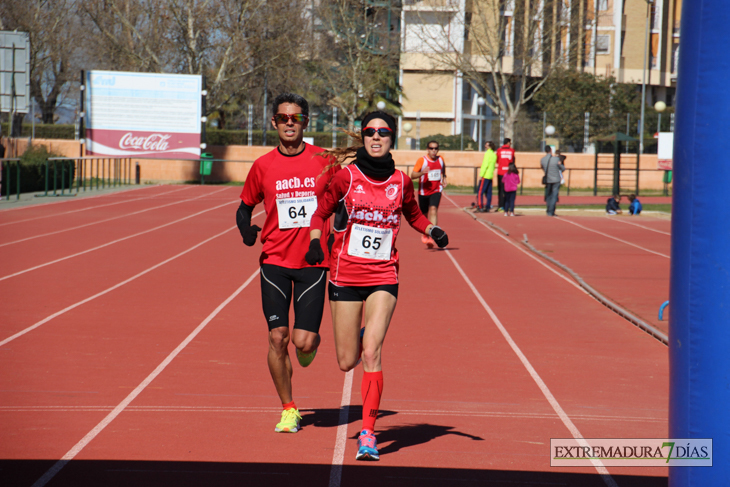 Búscate en la imágenes de la Carrera de la Mujer de Badajoz