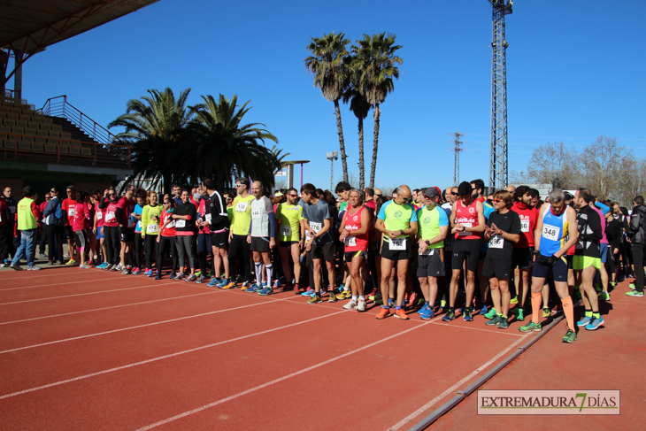 Búscate en la imágenes de la Carrera de la Mujer de Badajoz