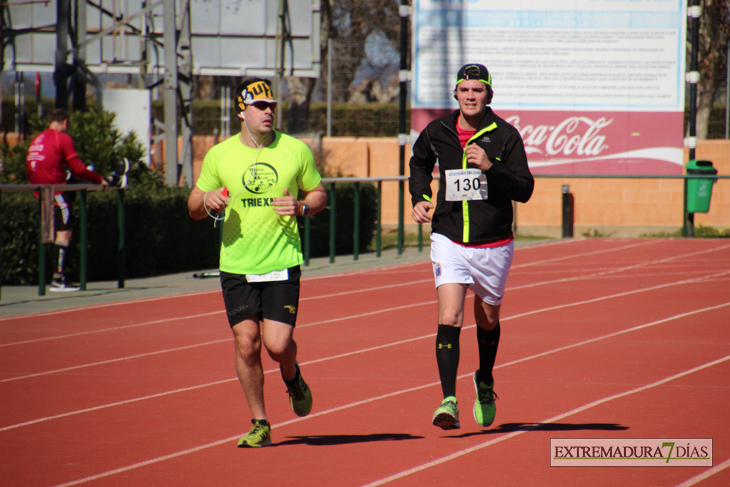 Búscate en la imágenes de la Carrera de la Mujer de Badajoz