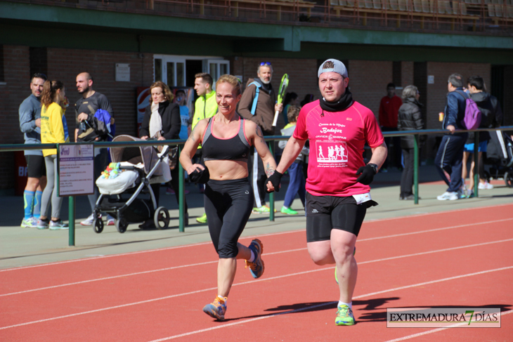 Búscate en la imágenes de la Carrera de la Mujer de Badajoz