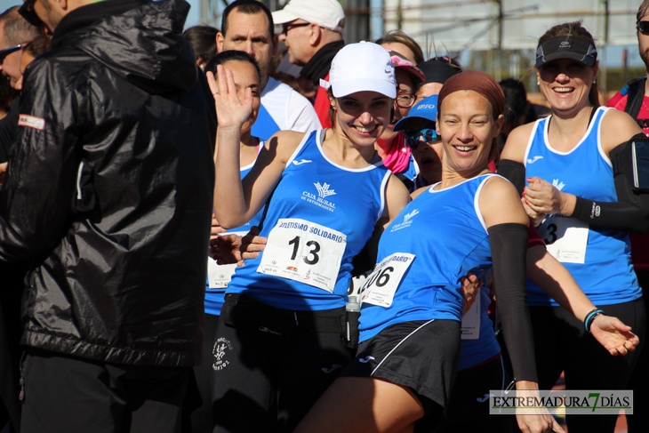 Búscate en la imágenes de la Carrera de la Mujer de Badajoz