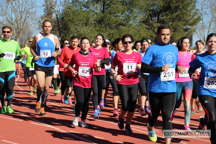 Búscate en la imágenes de la Carrera de la Mujer de Badajoz