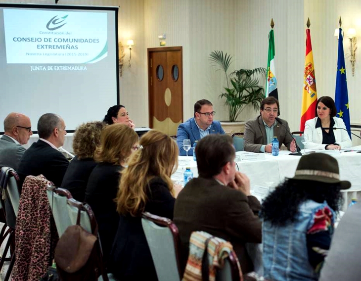 Vara propone crear un Congreso Mundial de Comunidades Extremeñas
