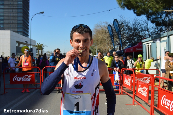 Imágenes de la Media Maratón y Maratón &quot; Ciudad de Badajoz&quot;