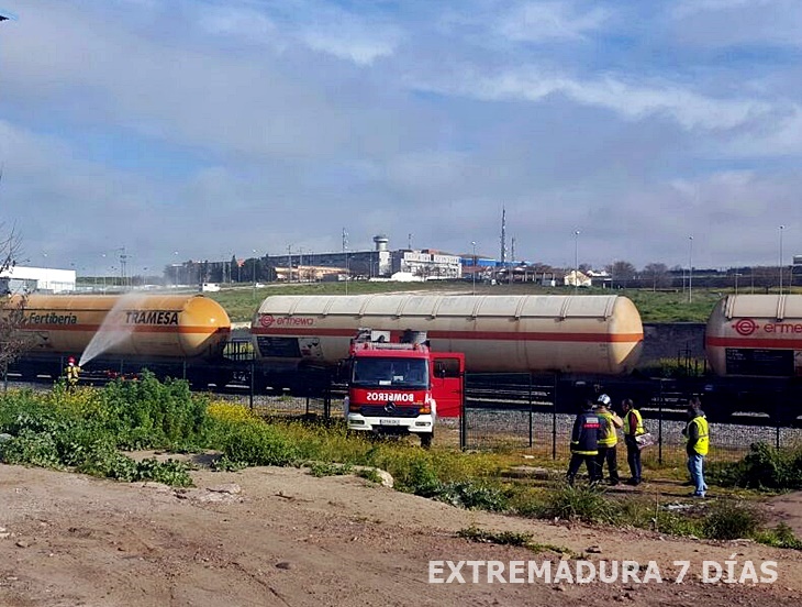 Un escape de amoniaco obliga a cerrar la estación de tren de Badajoz