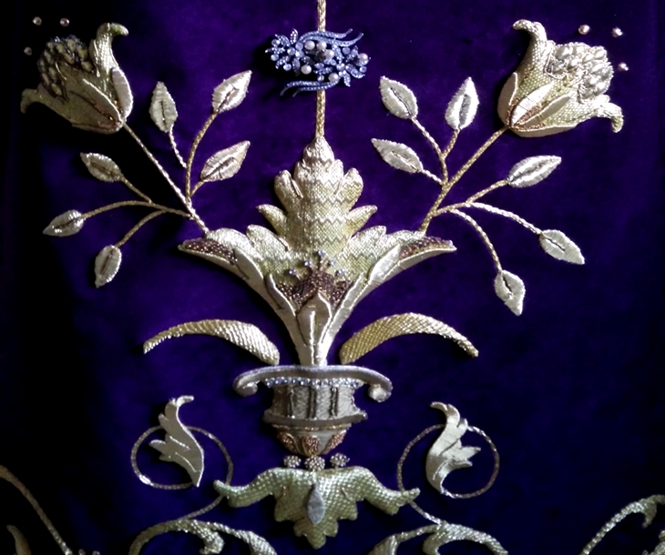 Puesta a punto de los pasos de la Semana Santa pacense