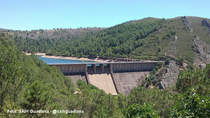 Ligero descenso de los embalses extremeños