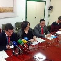 Junta y La Caixa renuevan un convenio a favor de la integración laboral