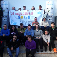 Jugadores del Cáceres Basket visitan la Asociación Síndrome de Down