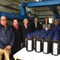 CICYTEX dona 1.415 litros de aceite procedentes de los trabajos de investigación