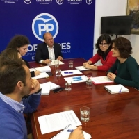 Monago se reúne con la Coordinadora de las ONGs de Extremadura