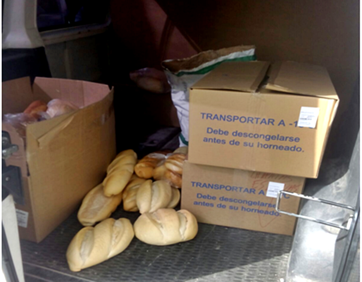 La Policía interviene fresas, panes y bollería en mal estado vendidos de forma ilegal