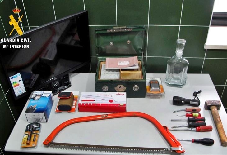 Roban en varios bares, una tienda y un garaje de Zafra