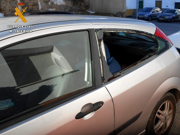 Detenido por robar en el interior de cinco vehículos en Almendralejo