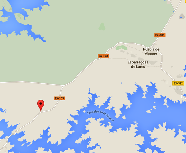 Fallece un hombre en una colisión entre un coche y un camión en Esparragosa de Lares