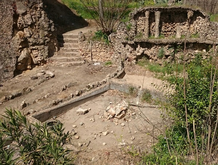 Exigen la limpieza y puesta en valor de los jardines de la Trinidad